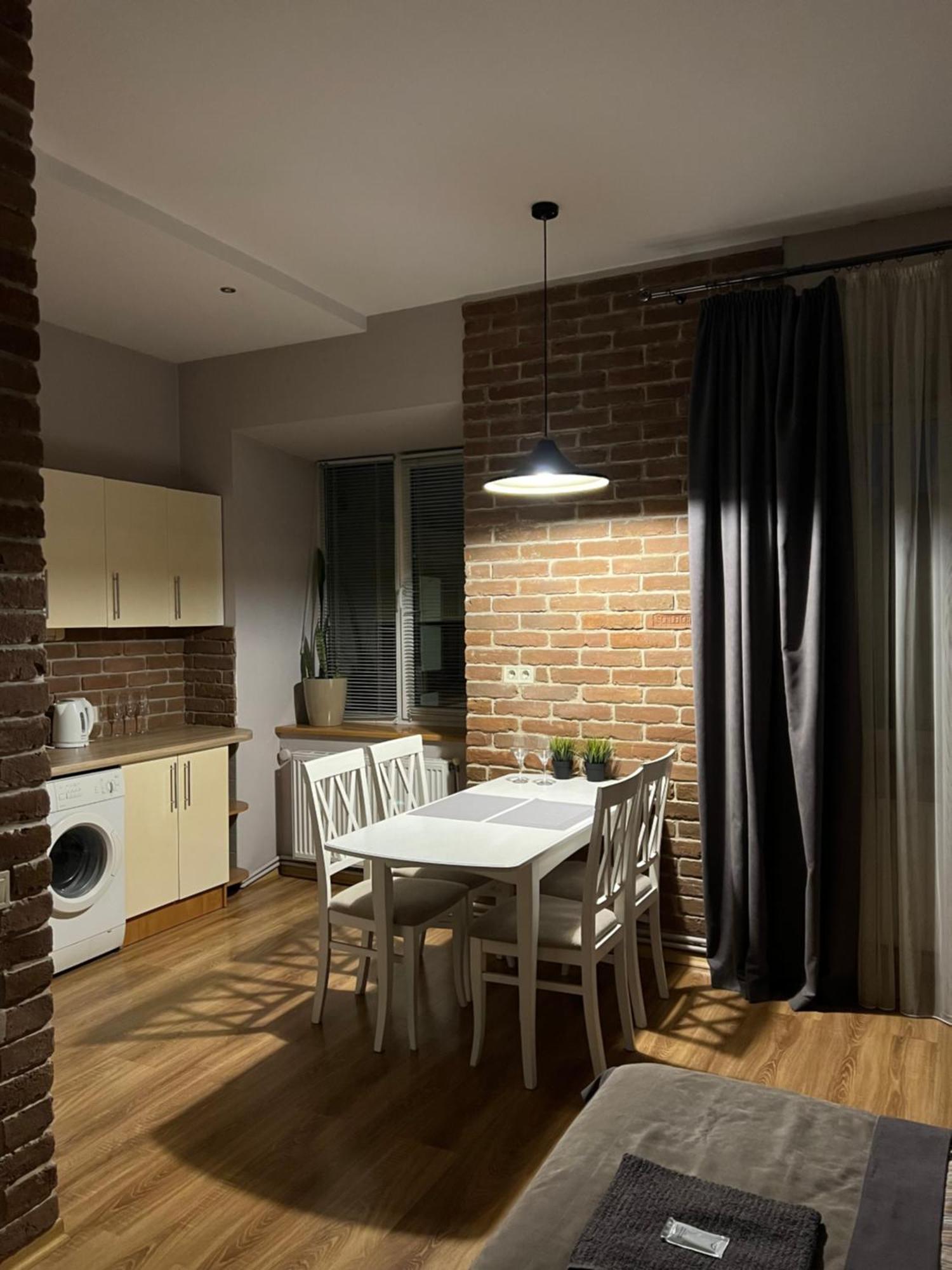 Vip Apartments ! Lviv Extérieur photo