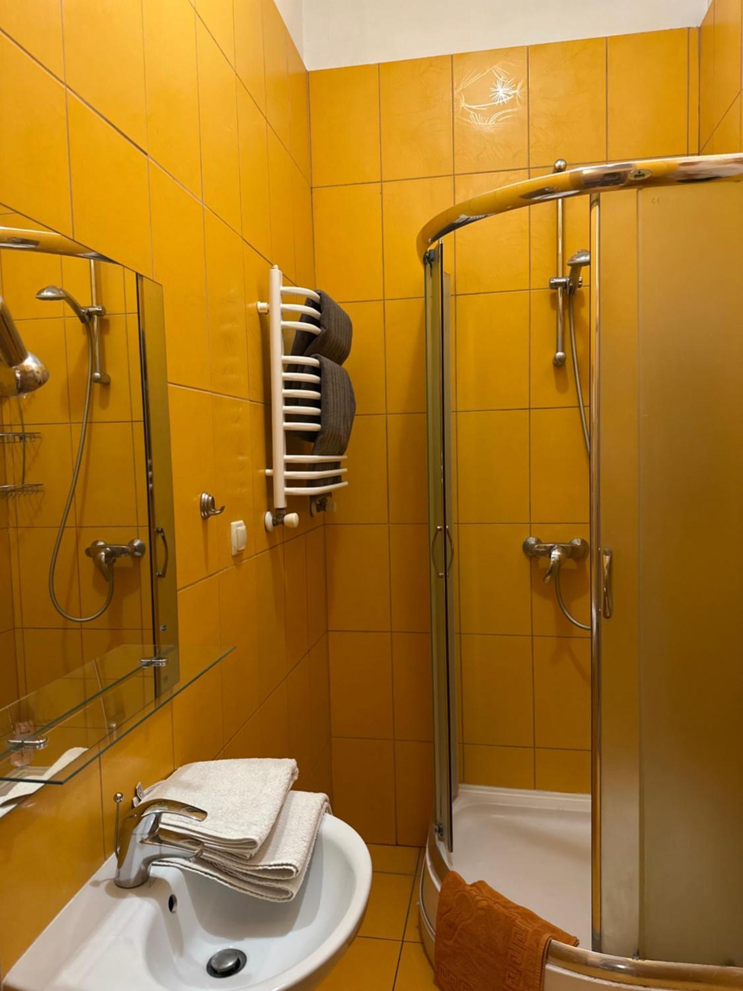 Vip Apartments ! Lviv Extérieur photo