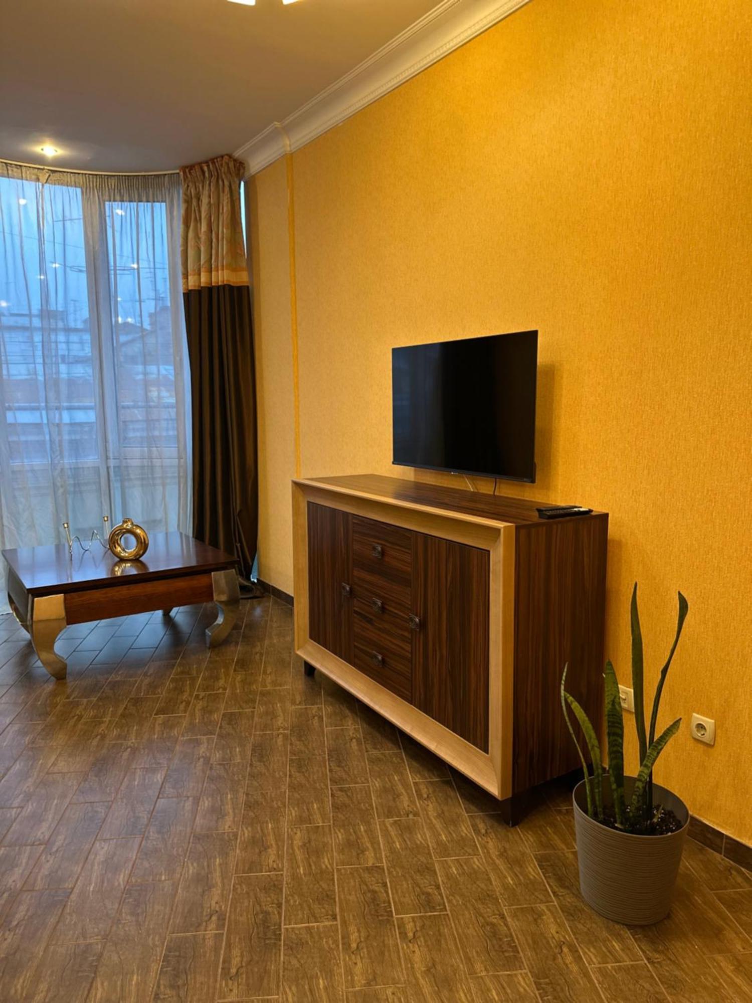 Vip Apartments ! Lviv Extérieur photo