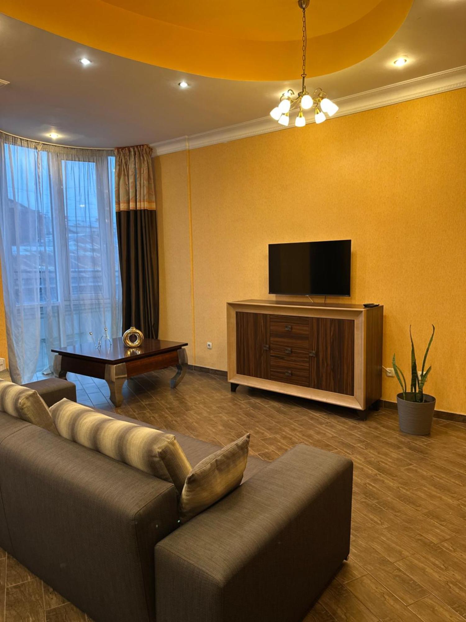 Vip Apartments ! Lviv Extérieur photo